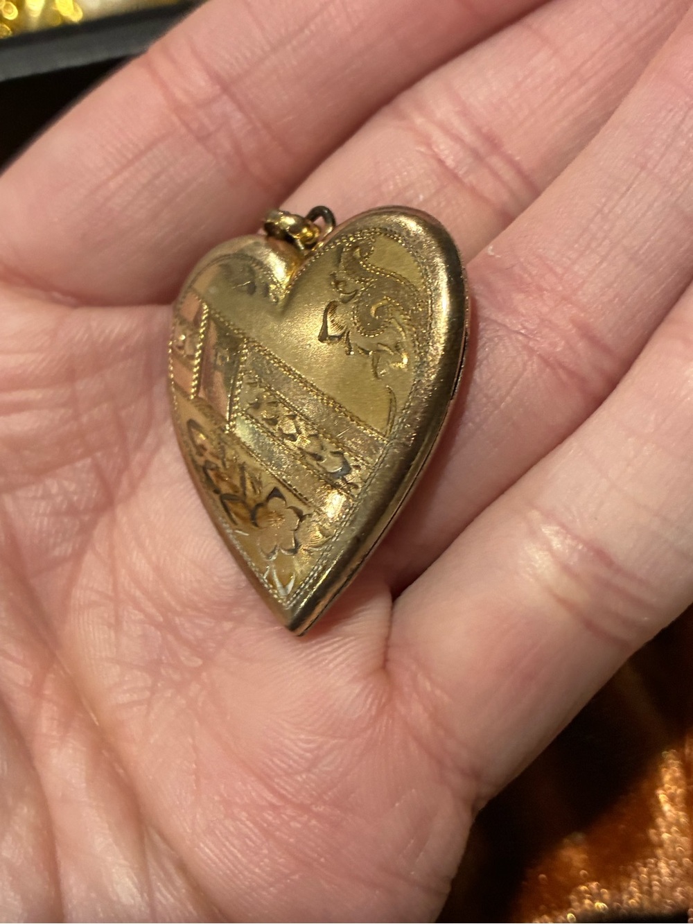 Antique Gold Filled Heart Locket Pendant - Picture 4 of 8
